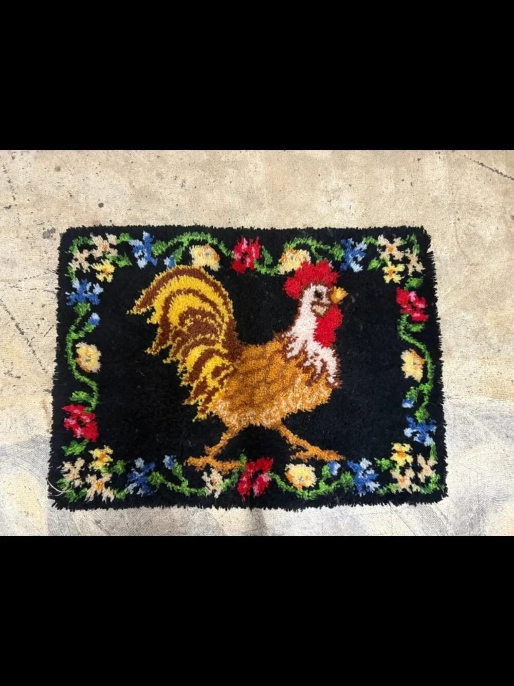 Vintage chicken latchook rug 29x36